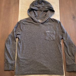 Vineyard Vines Hooded t-shirt.